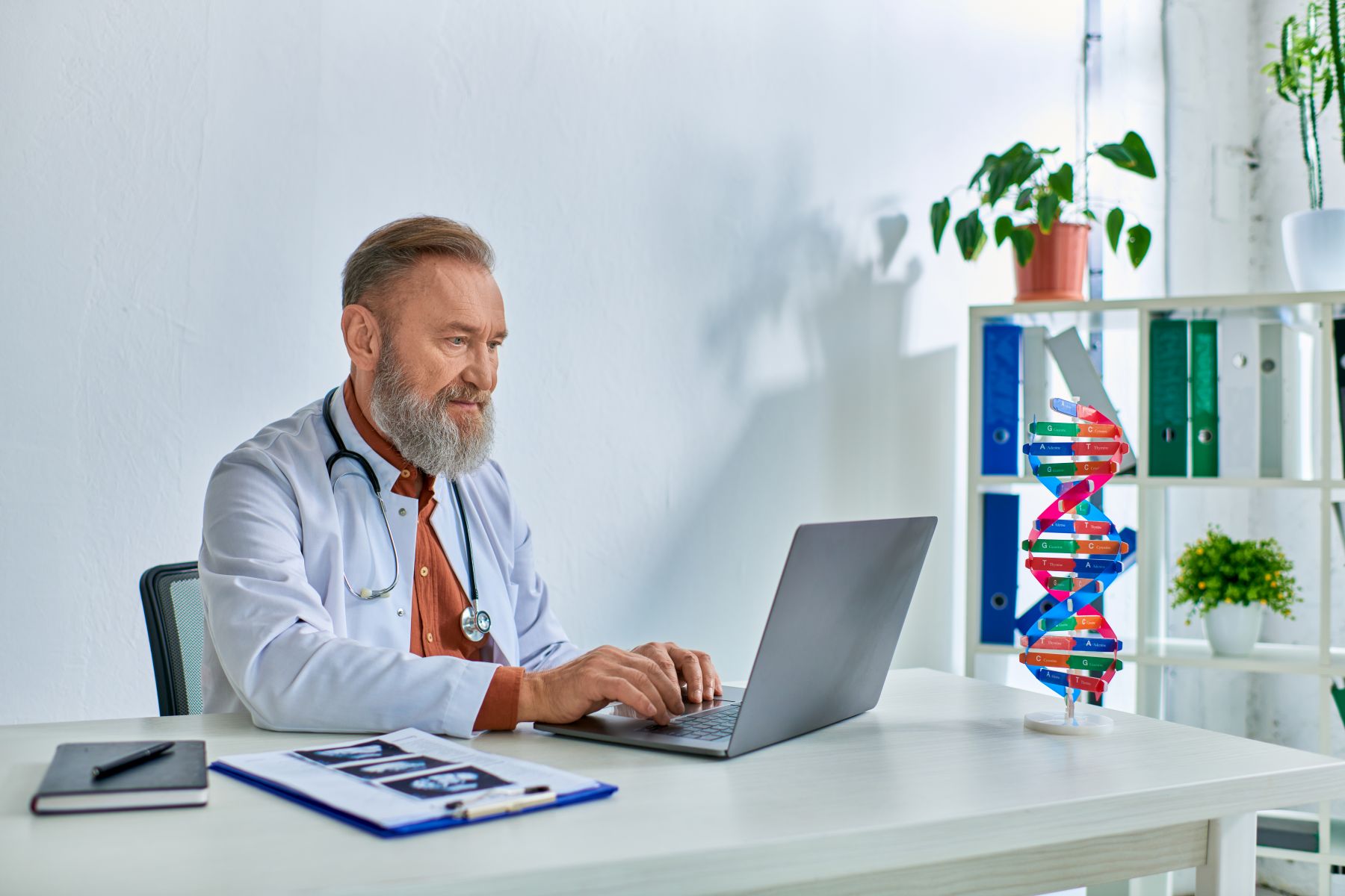 Visibilidade para médicos e dentistas online: como estar presente na internet sem ferir as regras do conselho 