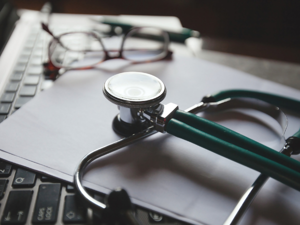 Cannabis Medicinal e o que diz o CFM: Orientações para Prescrição Segura