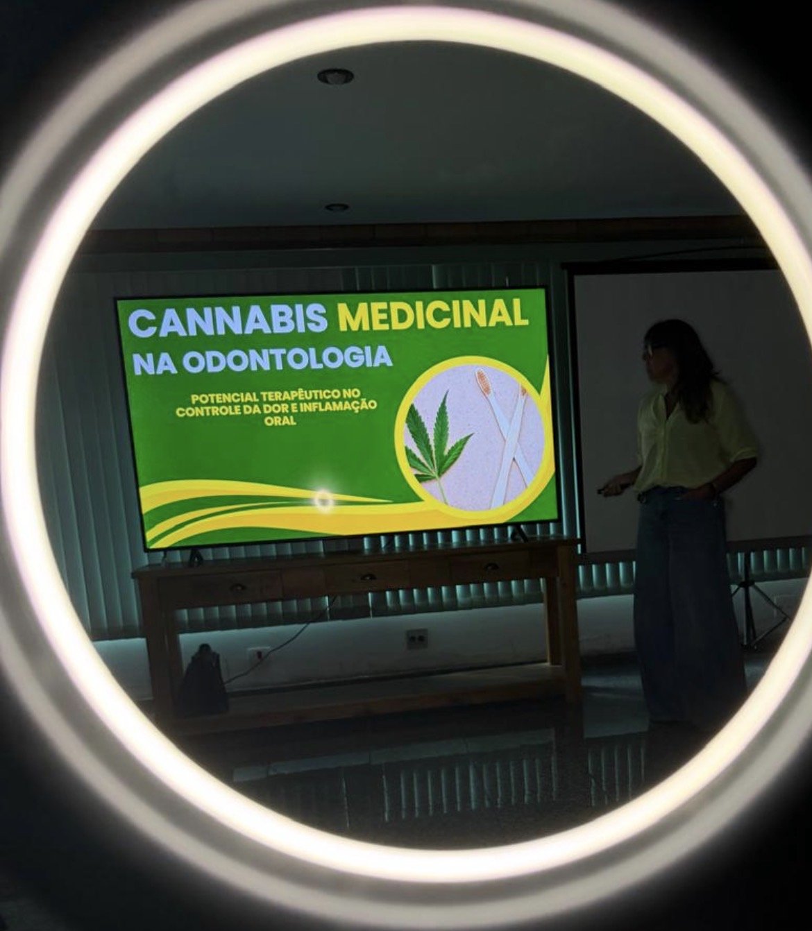 Imagem de capa do perfil de Dr. Ana Cristina Cury Camargo 