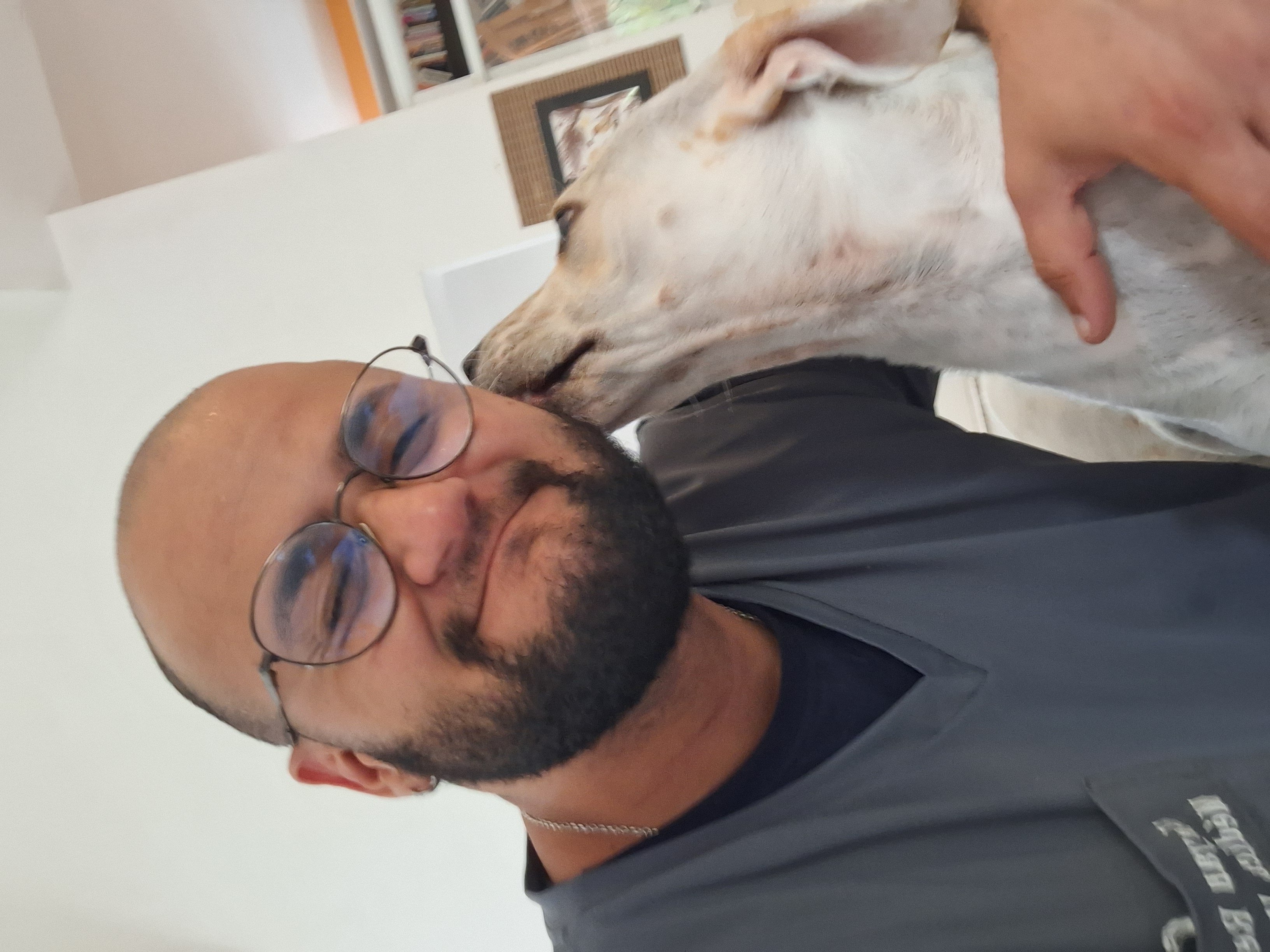 Dr. NAYAN BARROS GUIMARAES LAMEIRAO REPRESAS, Veterinário