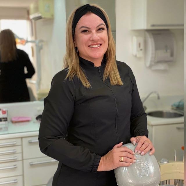 Dra. Erika França de Oliveira, Dentista