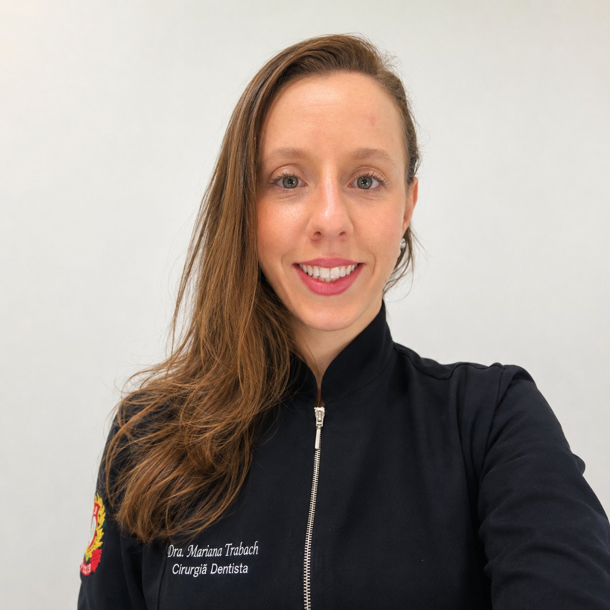 Dr. Mônica Trainoti, Dentista