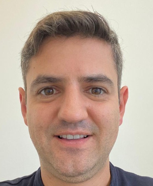 Dr. Caio Schmidt  Melhen, Dentista / Ortodontista