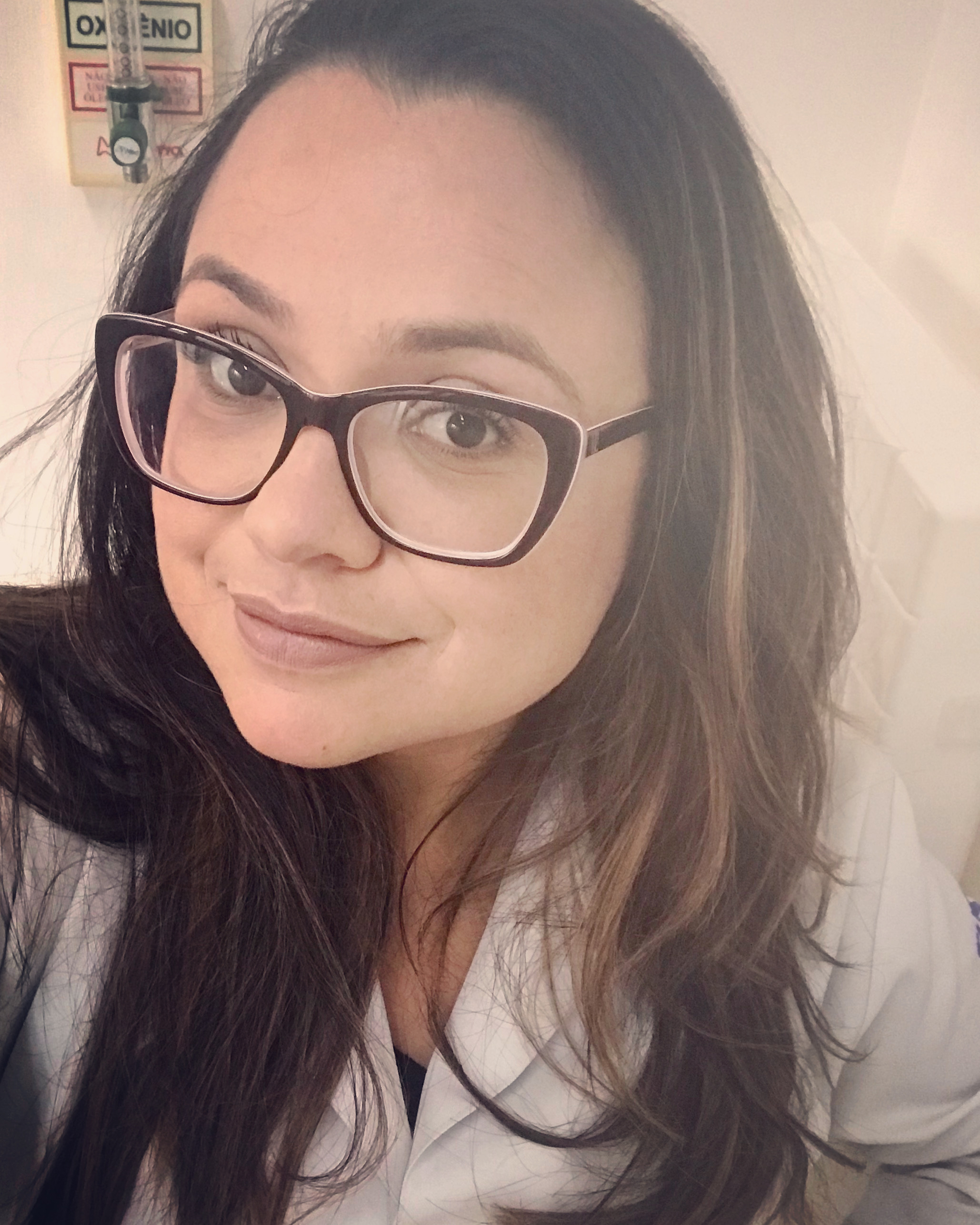 Dra. Jacqueline Moreira Lopes, Dentista