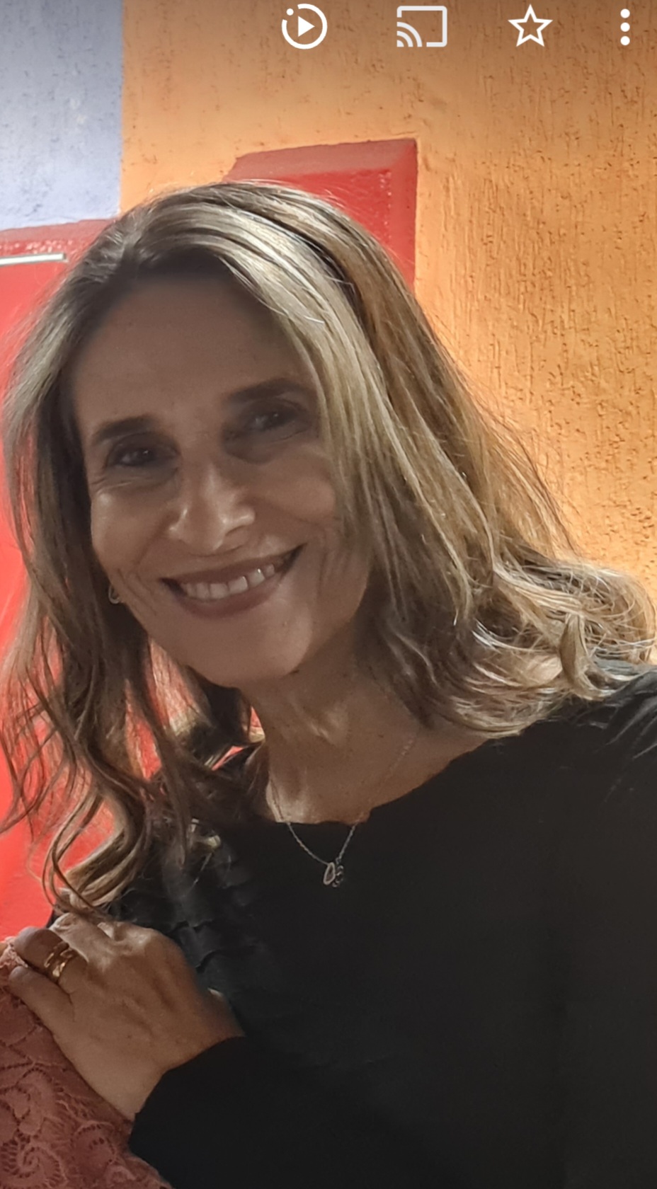 Dr. Cristina Prumes Santin, Dentista