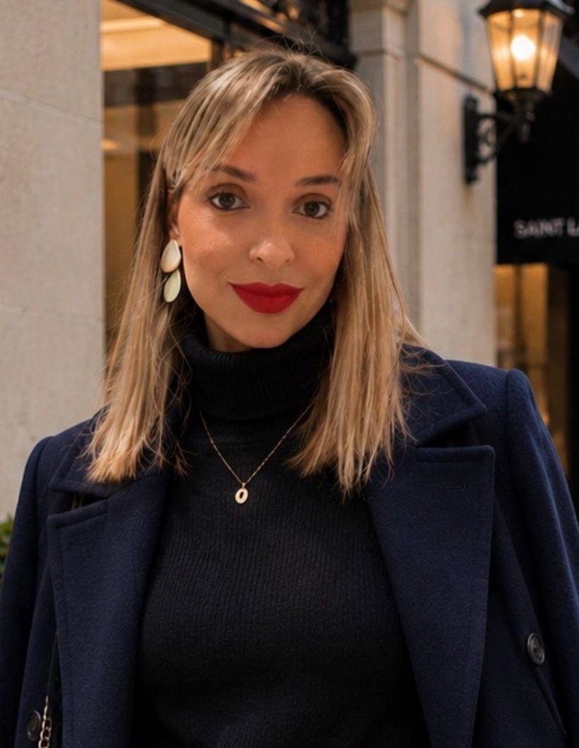 Dr. Monah Sales, Dentista